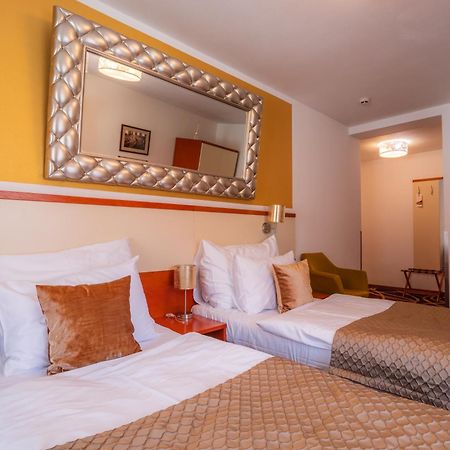 โฮเต็ล เบลล์วู Hotel เชสกี้ครุมลอฟ ภายนอก รูปภาพ