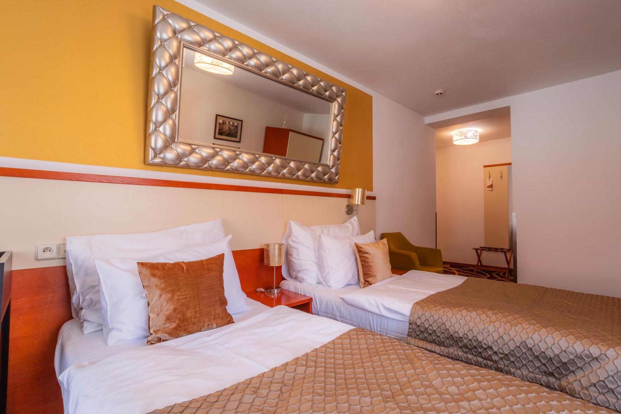 โฮเต็ล เบลล์วู Hotel เชสกี้ครุมลอฟ ภายนอก รูปภาพ