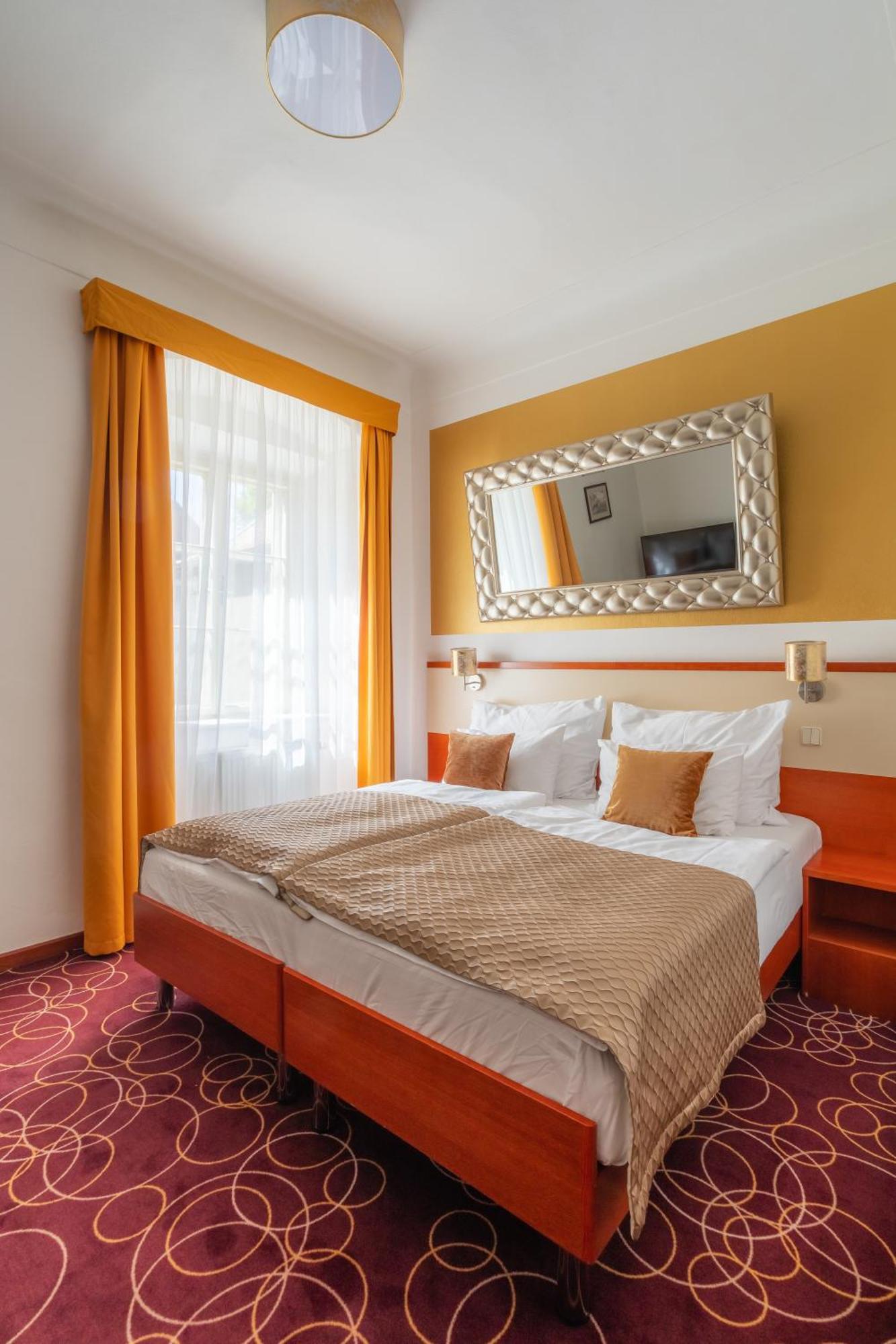 โฮเต็ล เบลล์วู Hotel เชสกี้ครุมลอฟ ห้อง รูปภาพ