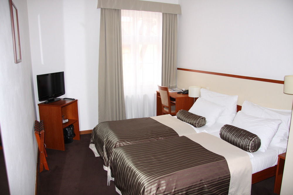 โฮเต็ล เบลล์วู Hotel เชสกี้ครุมลอฟ ภายนอก รูปภาพ